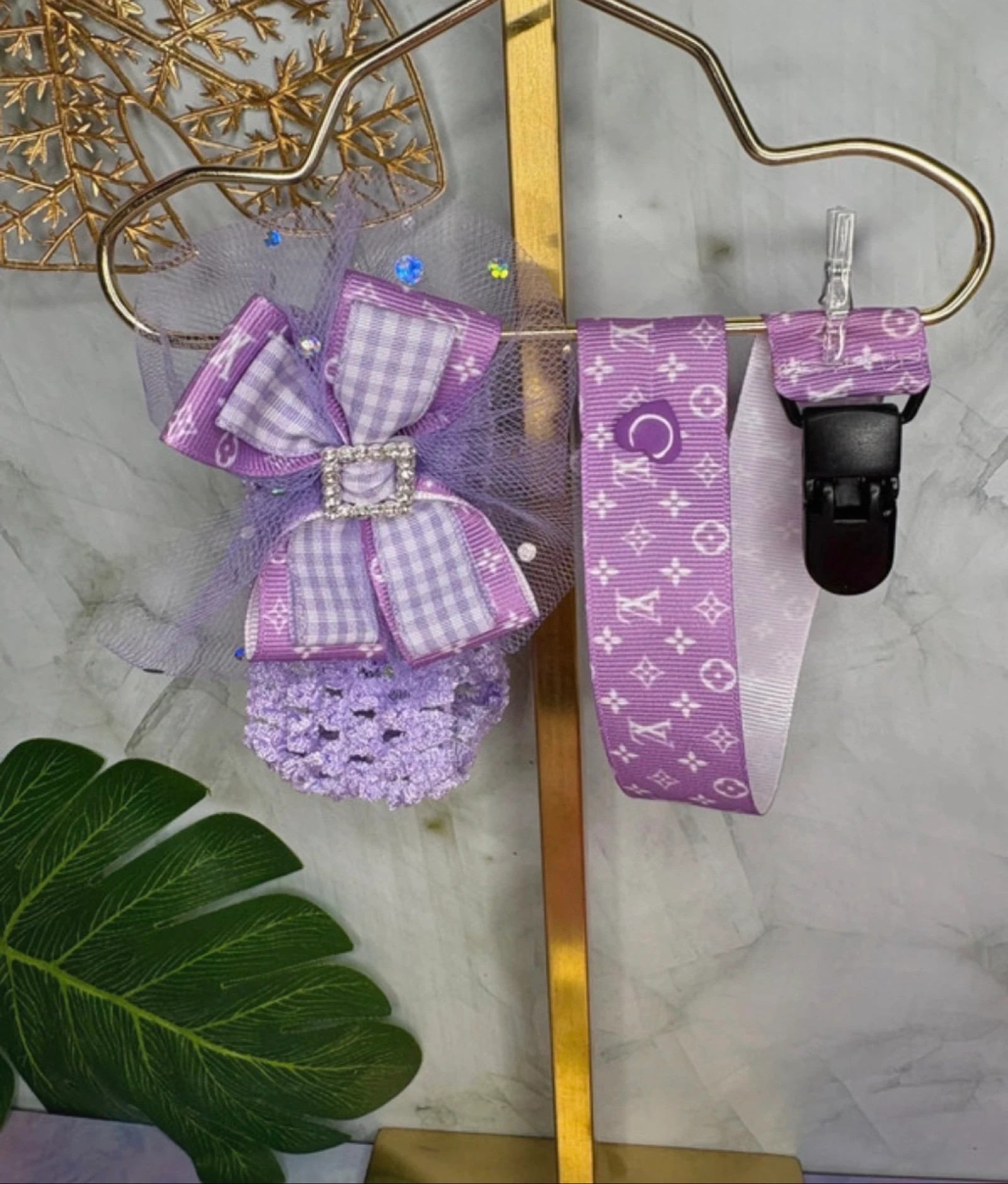 Ensemble attache-tétine + bandeau bébé violet – Nœud vichy chic et tendance
